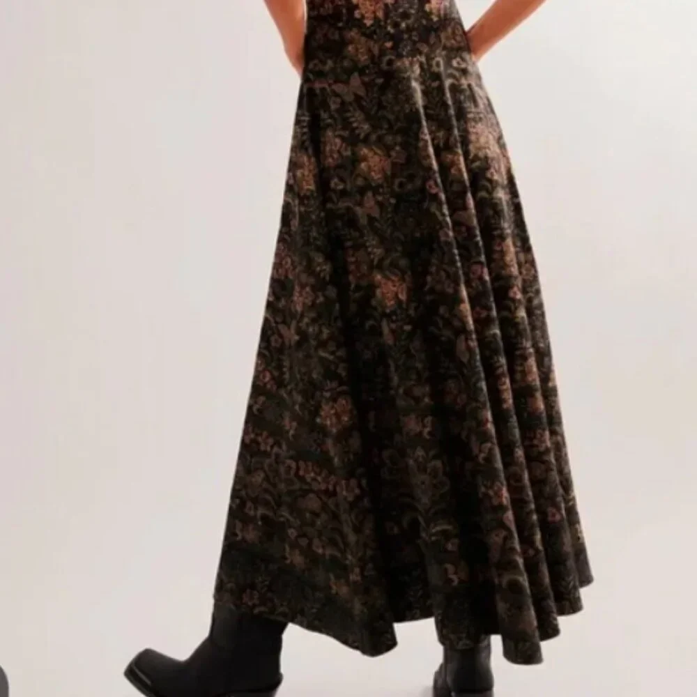 Malena, fits like S, dress, Black Floral - Picture 2 of 8